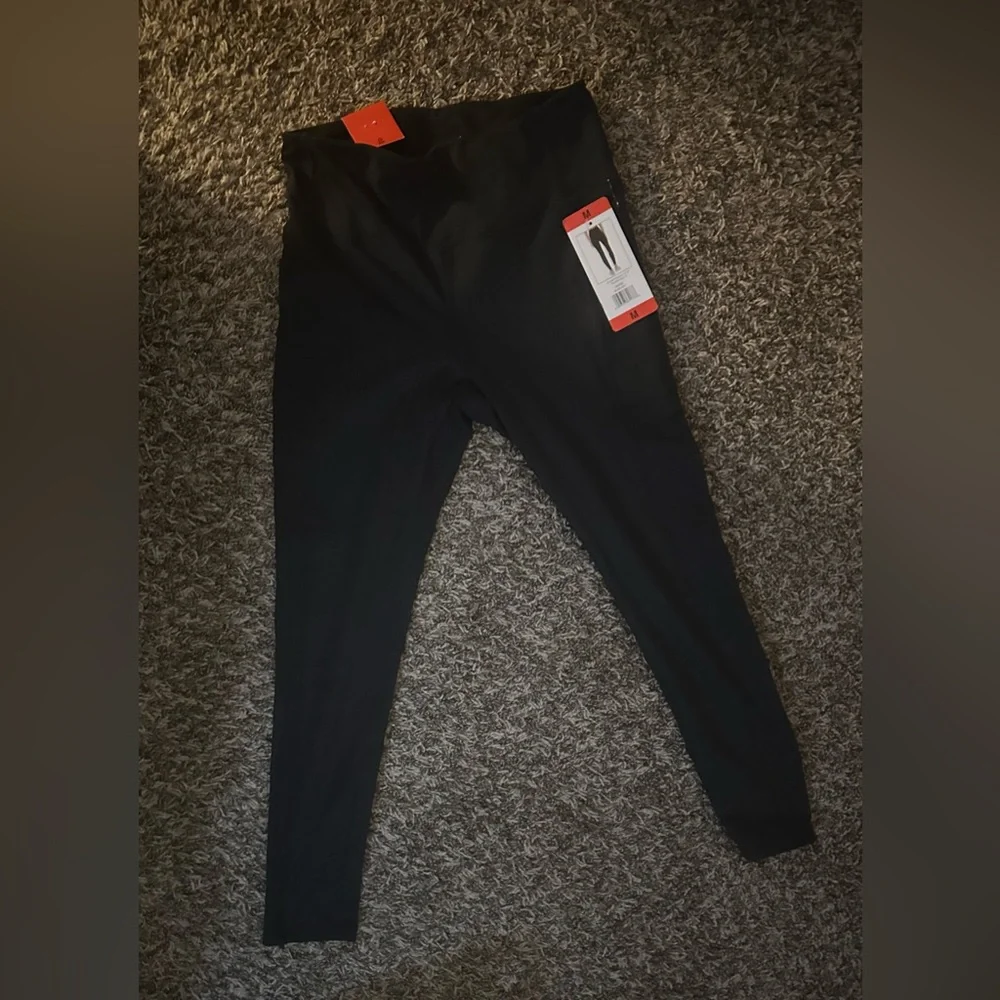 Danskin Black High-Waisted Leggings - Medium - Picture 3 of 5
